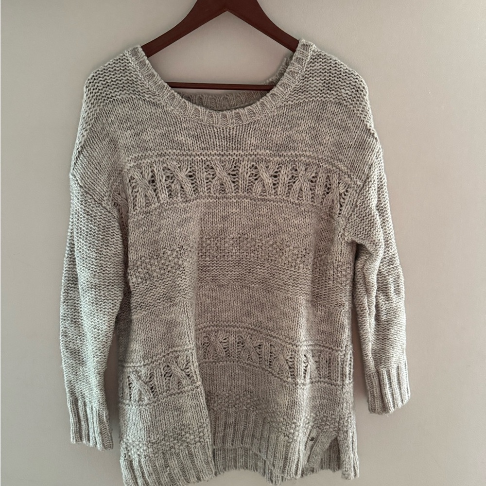 American Eagle Outfitters Light Gray Knit Sweater Large